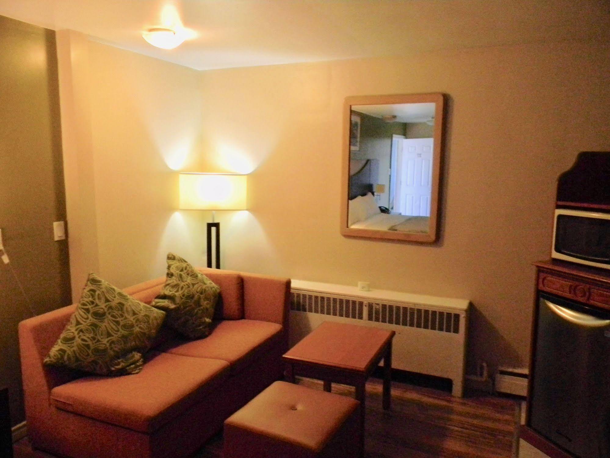 Motel American Plaza 2*